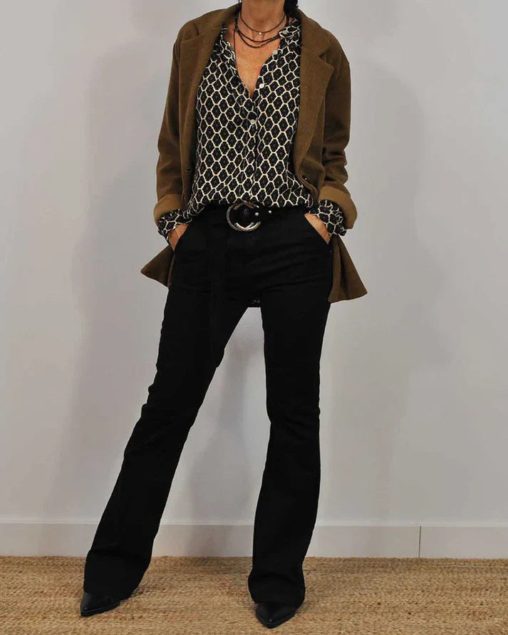 Ximena™ | Blusa clásica con cuello en V